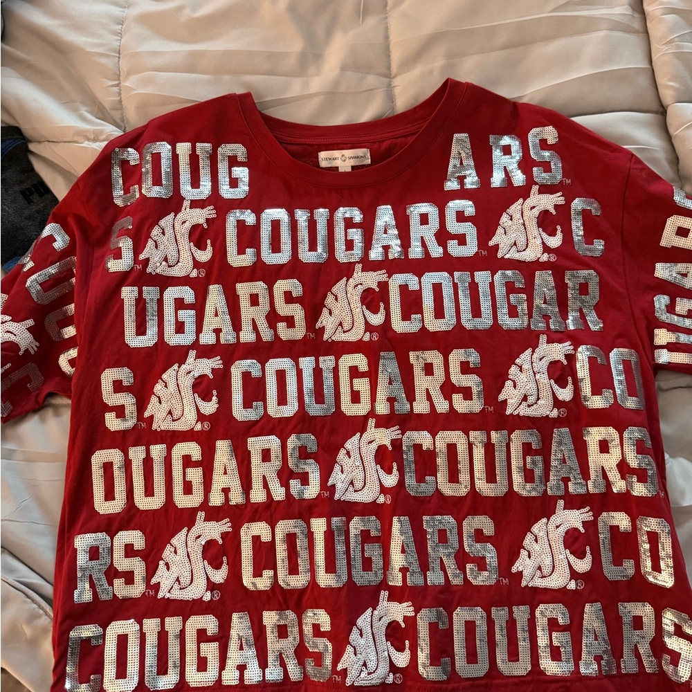 WSU women’s short sleeve sparkle shirt.